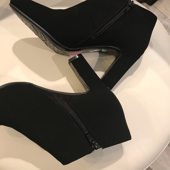 Impo black ankle bootie size 5 1/2 - Picture 2 of 8